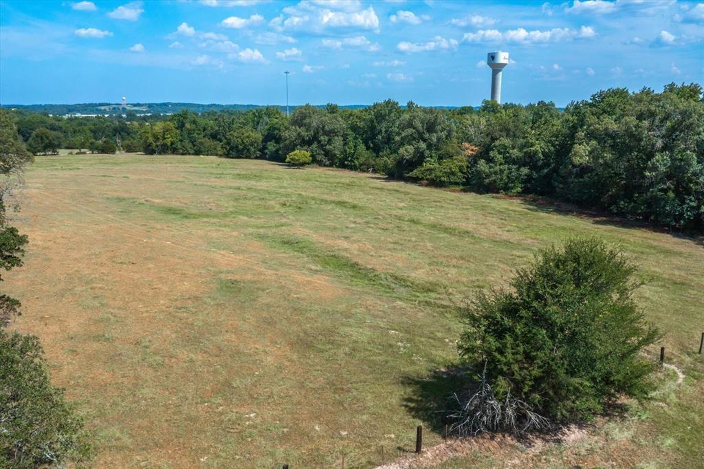 20 Interstate 20 Lindale, TX 75706 - Photo 12 of 22 a view of an outdoor space and a yard