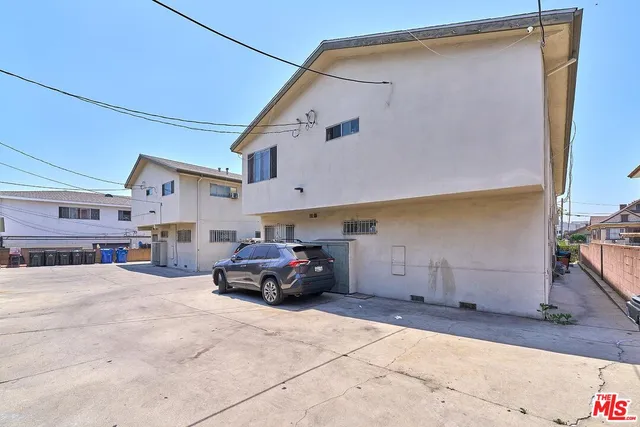 $2,334,000 | 968 South New Hampshire Avenue, Los Angeles, CA 90006