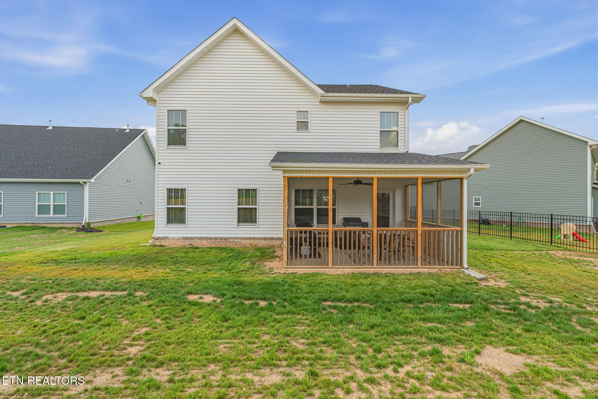211 Queenberry Street Oak Ridge, TN 37830 - Photo 37 of 58 41-web-or-mls-211 Queenberry Street-36