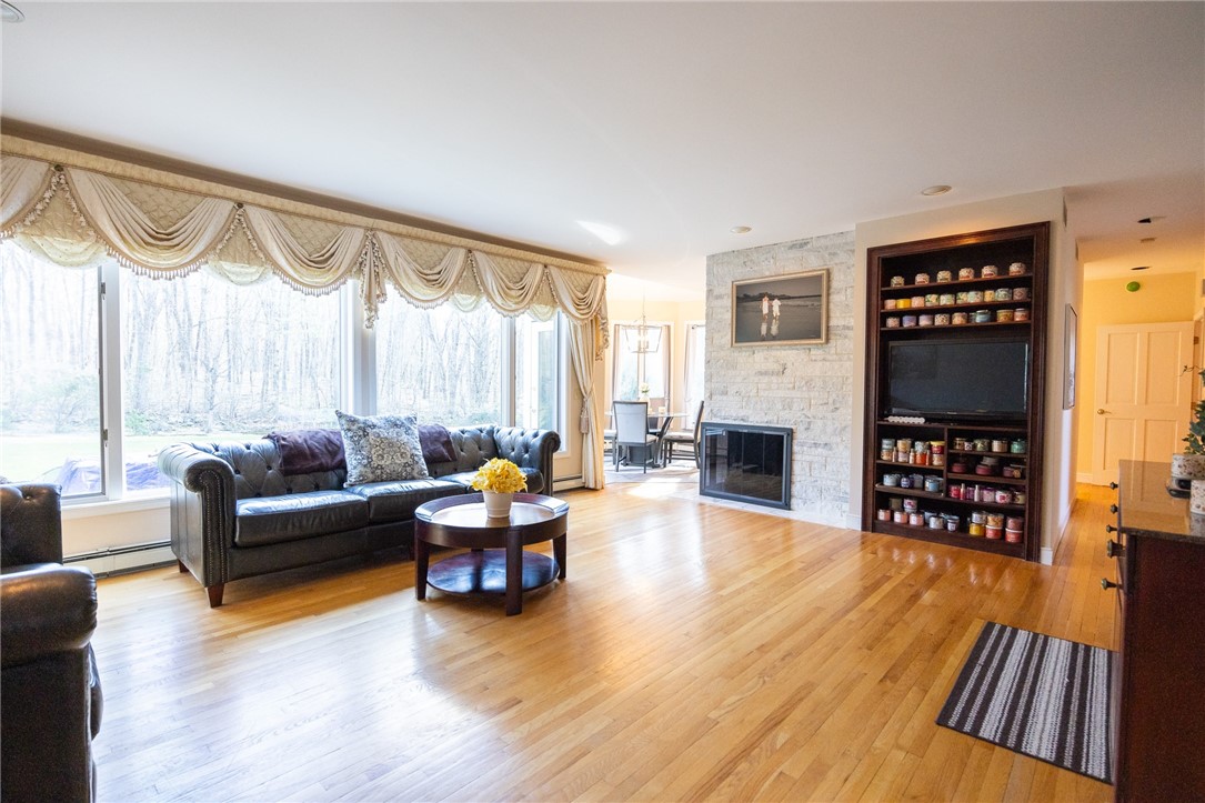 40 Suffolk Way Lincoln, RI 02865 - Photo 20 of 49