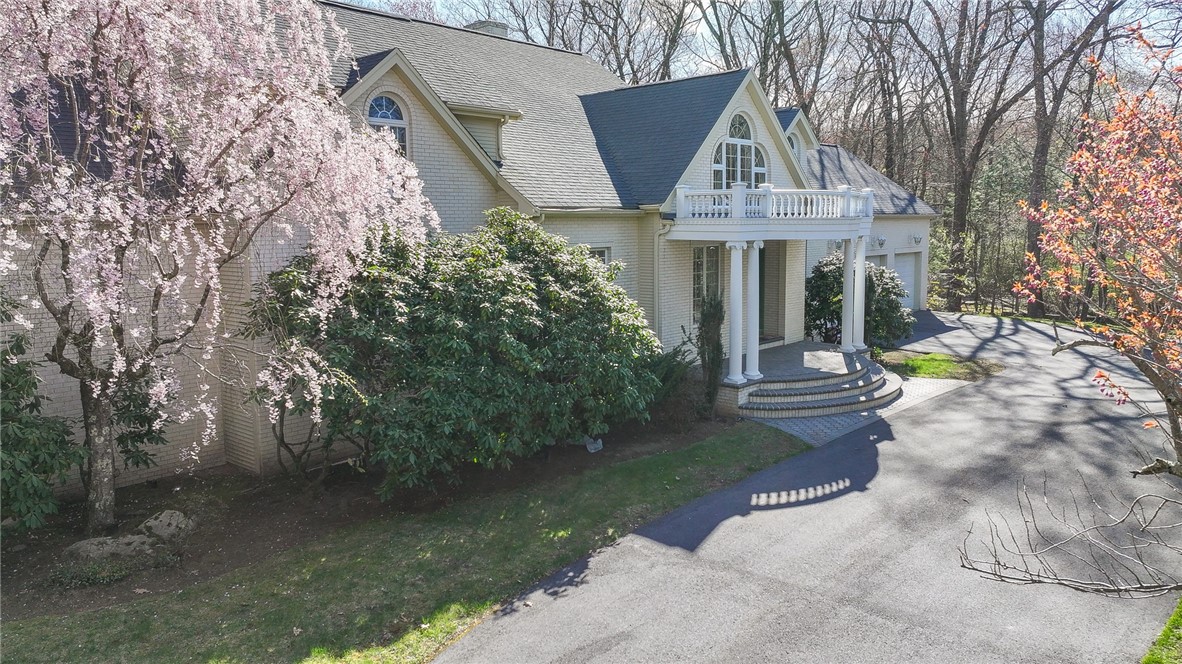40 Suffolk Way Lincoln, RI 02865 - Photo 2 of 49