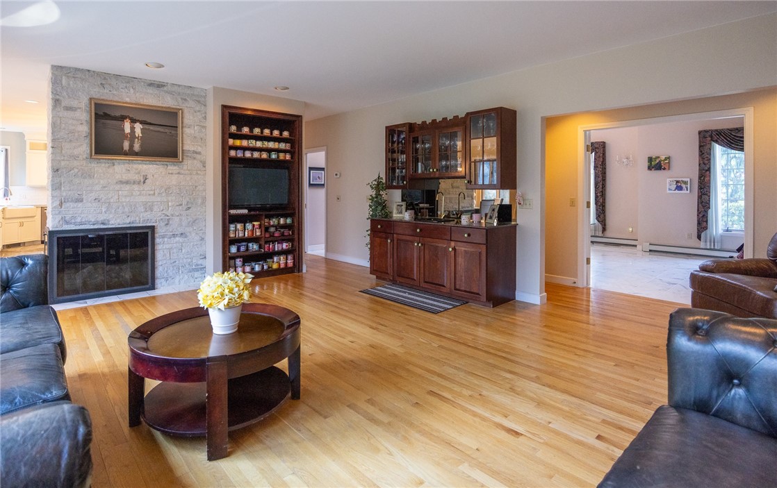40 Suffolk Way Lincoln, RI 02865 - Photo 21 of 49