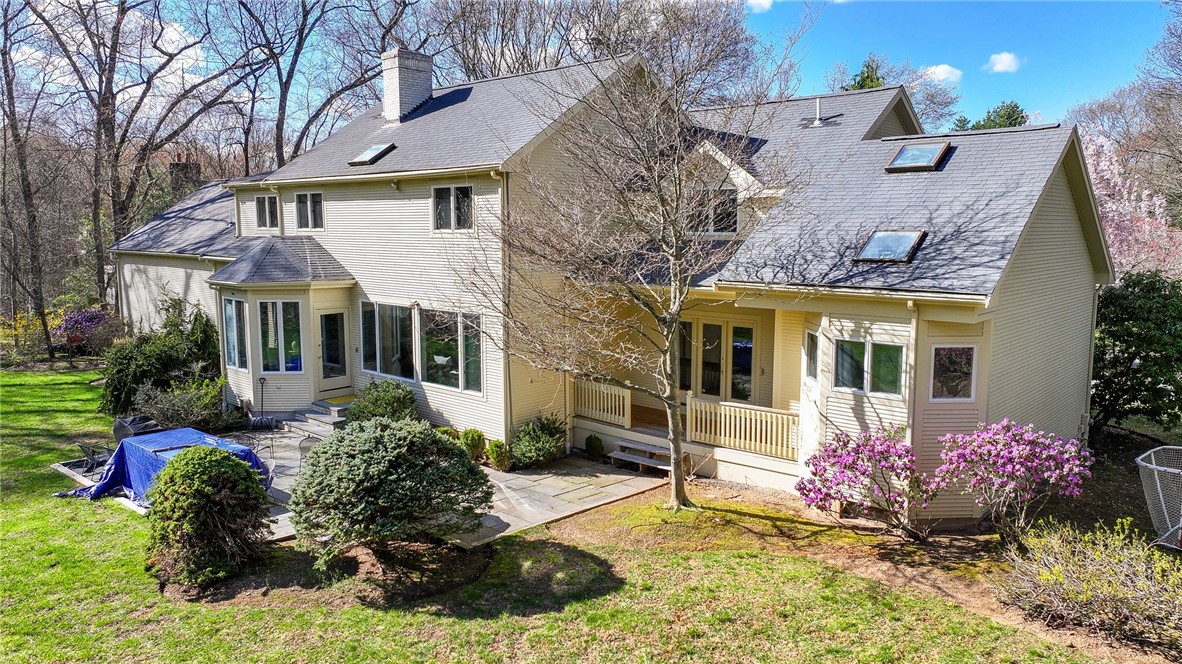 40 Suffolk Way Lincoln, RI 02865 - Photo 3 of 49