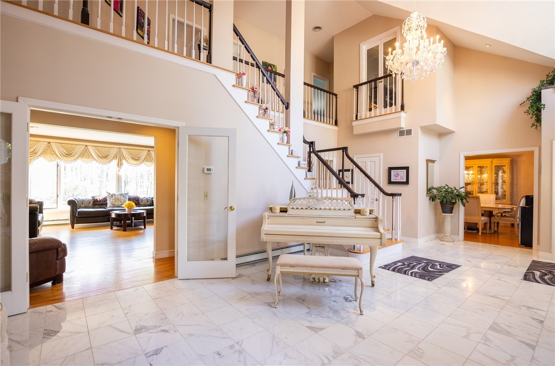 40 Suffolk Way Lincoln, RI 02865 - Photo 10 of 49