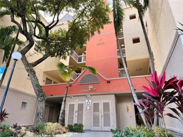 $1,950 | 8255 Lake Drive, Unit 506, Doral, FL 33166
