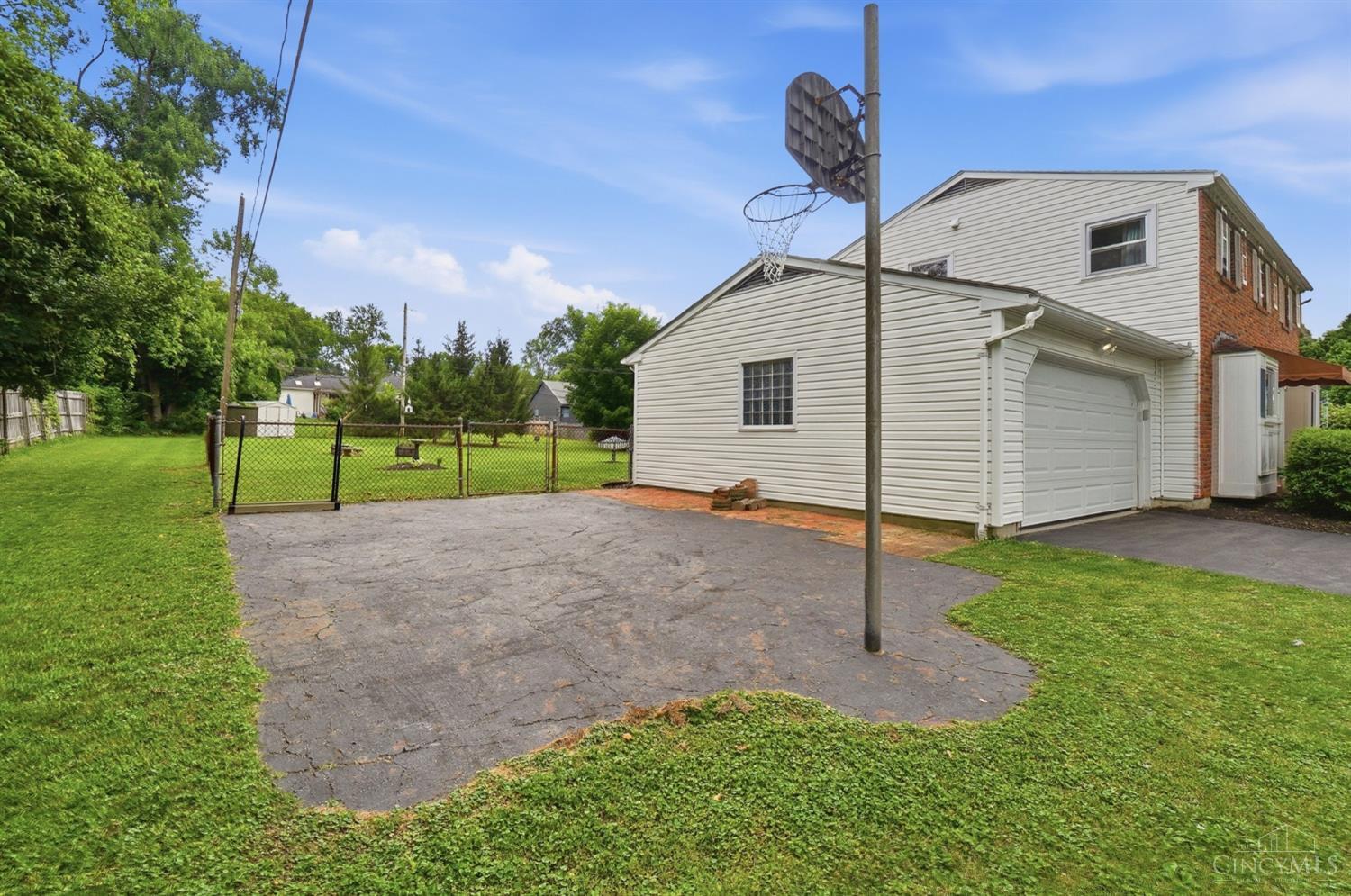 820 Critchfield Road Columbus, OH 43213 - Photo 4 of 67
