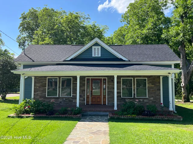 $280,000 | 223 East Nash Street, Spring Hope, NC 27882