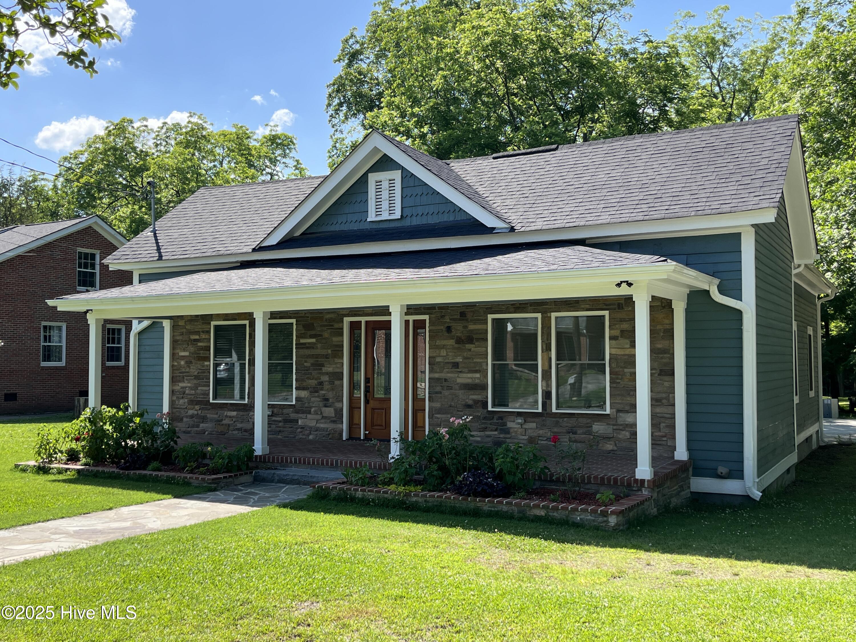 223 East Nash Street Spring Hope, NC 27882 - Photo 28 of 33 Front Side 1 - 223 E Nash