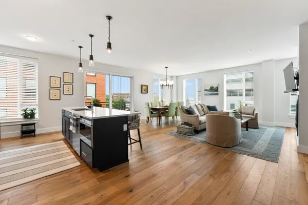 $1,350,000 | 383 Commercial Street, Unit 300, Portland, ME 04101