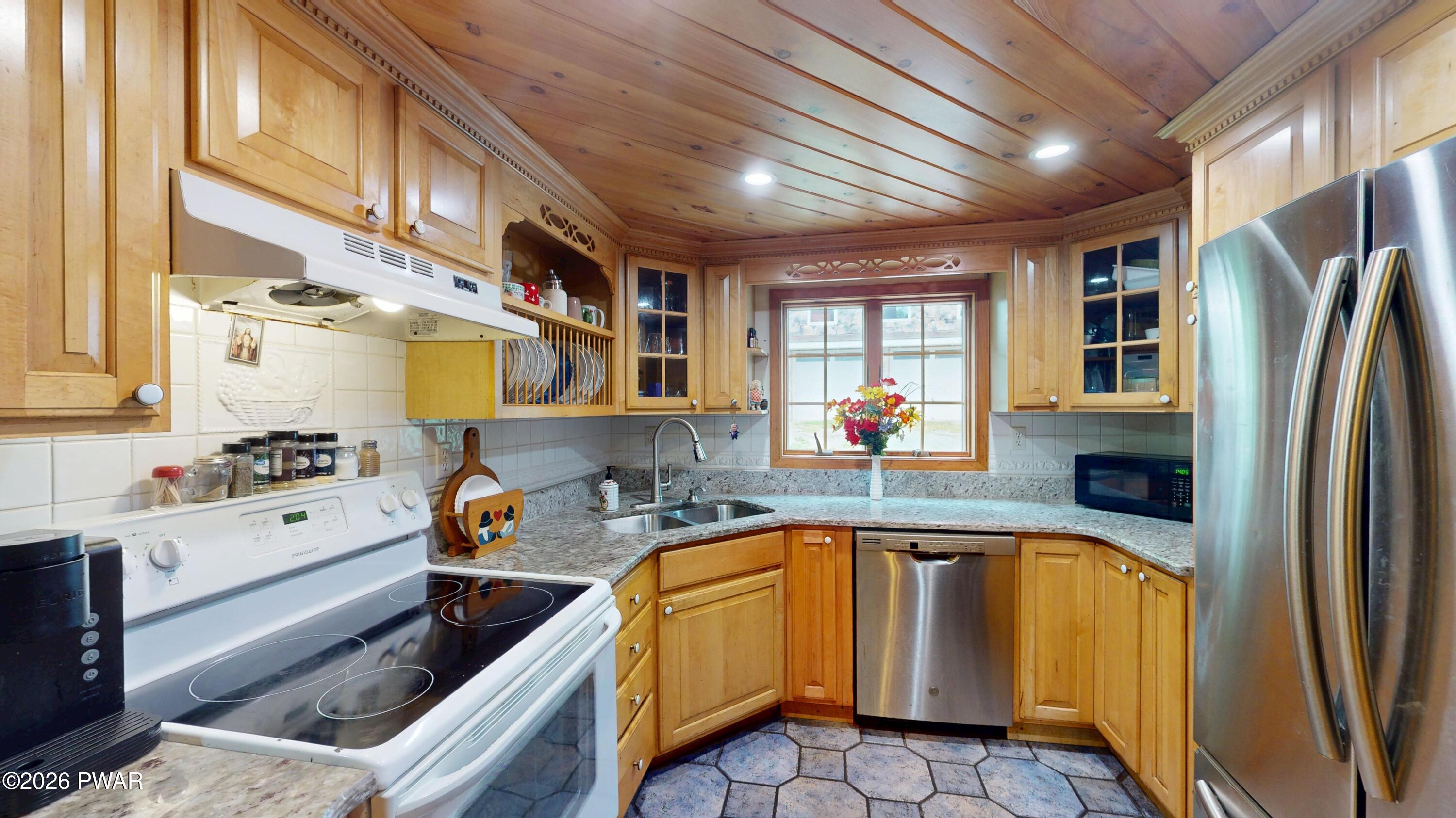 104 Masthope Plank Road Lackawaxen, PA 18435 - Photo 24 of 189