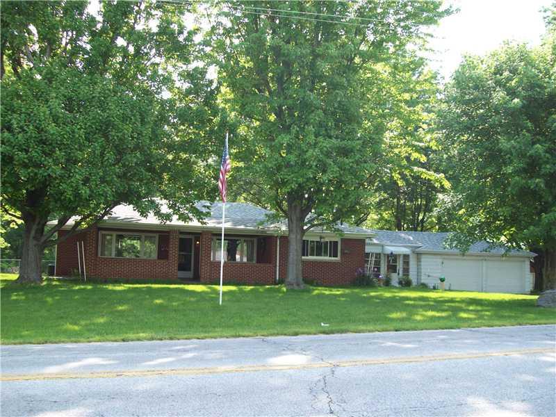 119 South Peterman Road Greenwood, IN 46142 - Photo 1 of 24 Gallery Image 1