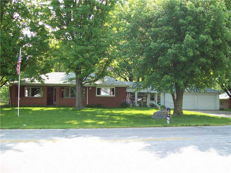 119 South Peterman Road Greenwood, IN 46142 - Photo 2 of 24 Gallery Image 2