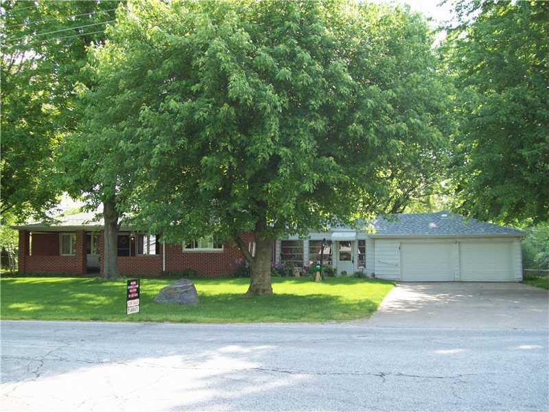 119 South Peterman Road Greenwood, IN 46142 - Photo 3 of 24 Gallery Image 3