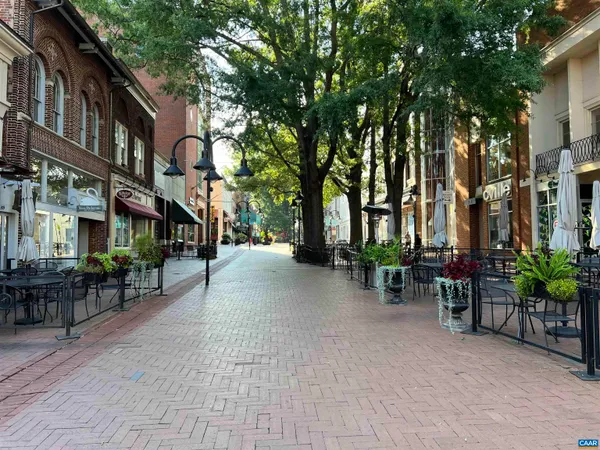 $1,570 | 1931 Thomson Road, Unit B, Charlottesville, VA 22903