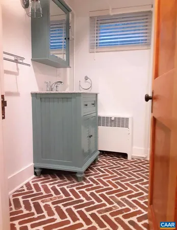 $1,570 | 1931 Thomson Road, Unit B, Charlottesville, VA 22903