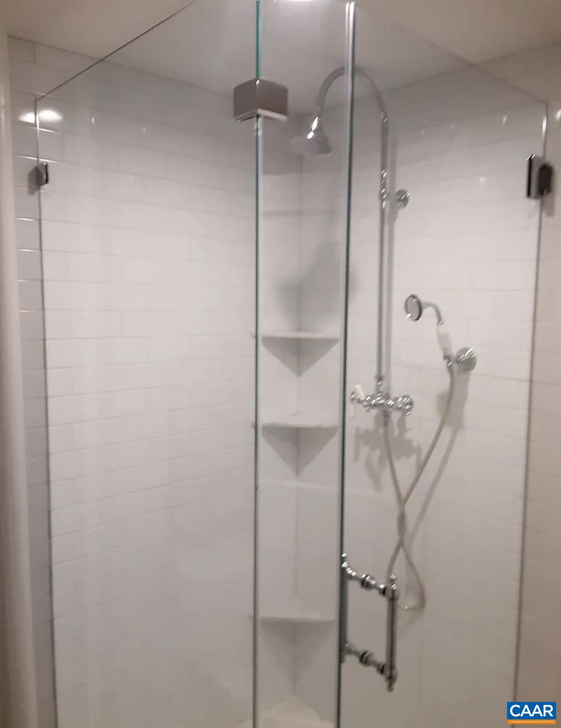 1931 Thomson Road, Unit B Charlottesville, VA 22903 - Photo 8 of 19