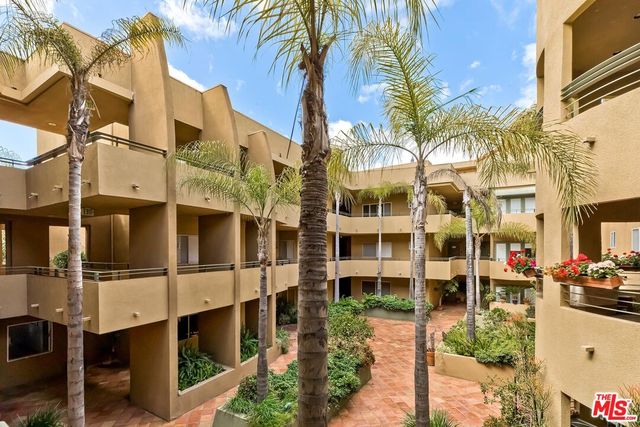 a view of front door with glass door