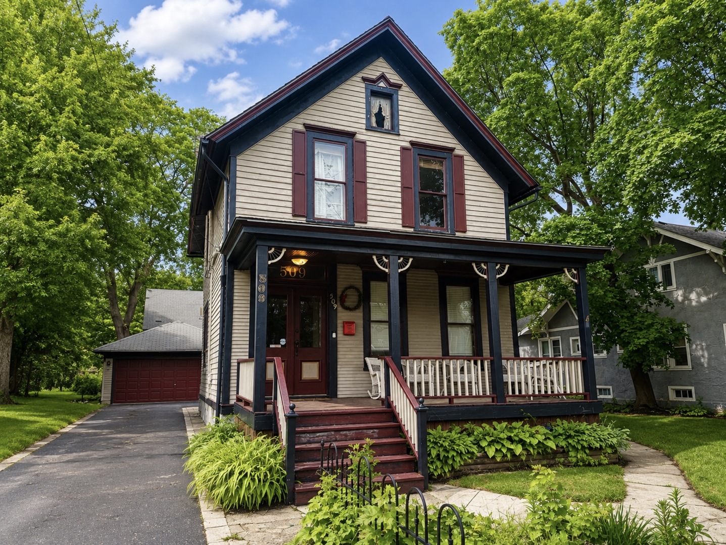 509 North Spring Street Elgin, IL 60120 - Photo 1 of 6