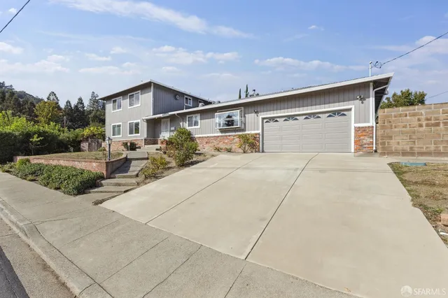 $1,700,000 | 2 Beaumont Court, Lafayette, CA 94549