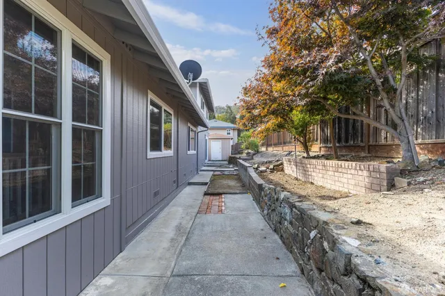 $1,700,000 | 2 Beaumont Court, Lafayette, CA 94549