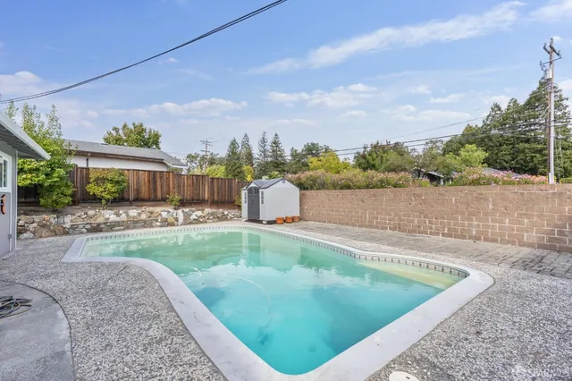 $1,700,000 | 2 Beaumont Court, Lafayette, CA 94549