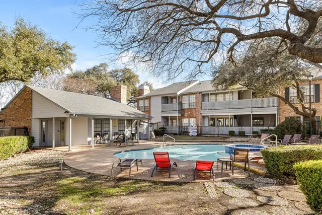 $240,000 | 3101 Townbluff Drive, Unit 1013, Plano, TX 75075