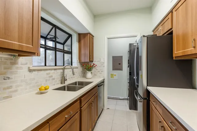 $240,000 | 3101 Townbluff Drive, Unit 1013, Plano, TX 75075