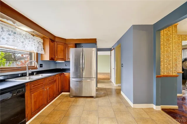 $329,900 | 4336 Forestbrook Drive, Clay, NY 13090