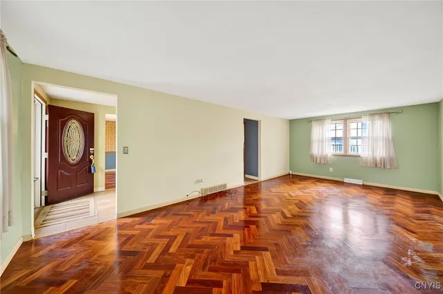 $329,900 | 4336 Forestbrook Drive, Clay, NY 13090