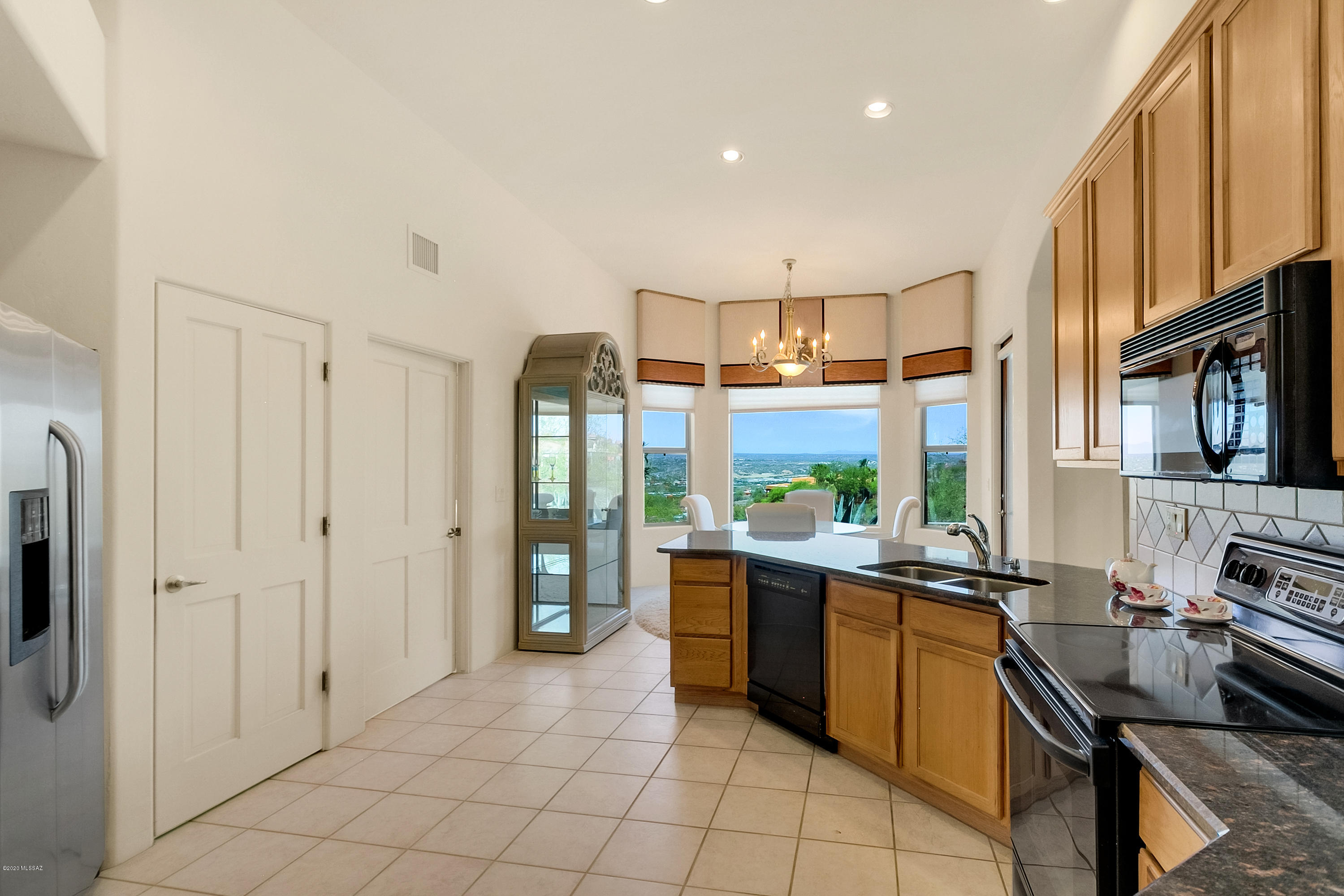 9801 North Ridge Shadow Place Tucson, AZ 85704 - Photo 9 of 24