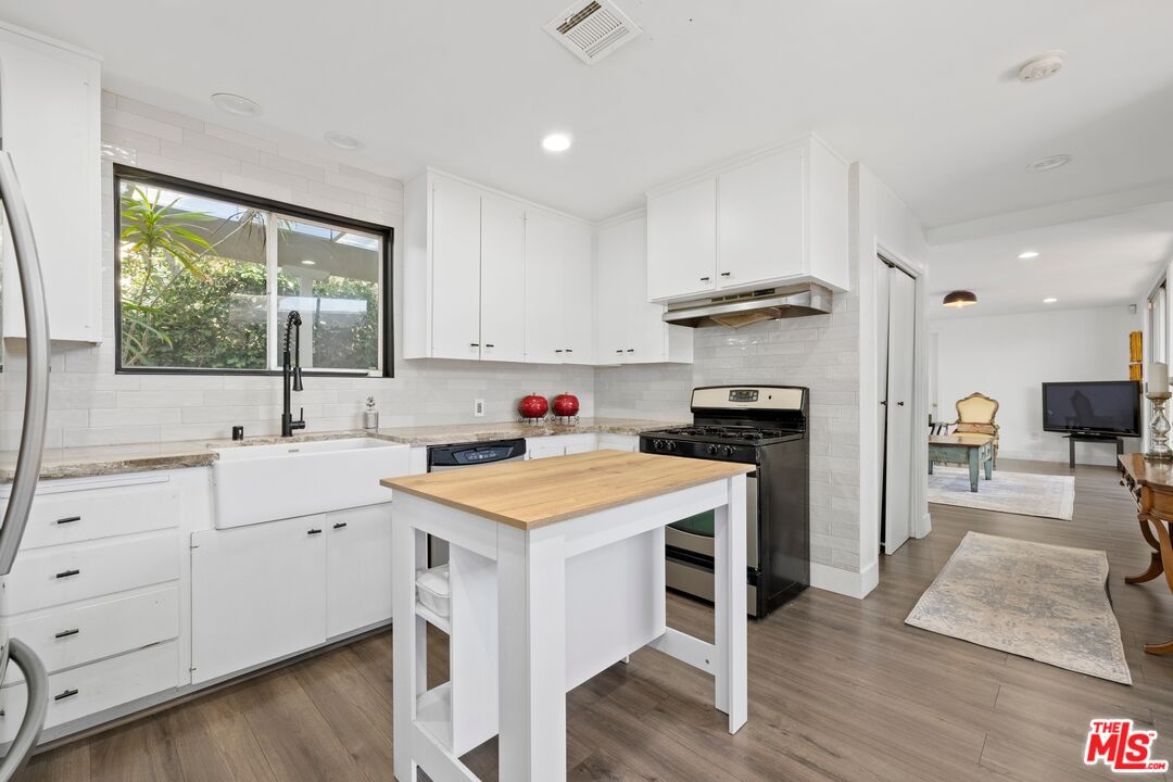 1298 Stradella Road Los Angeles, CA 90077 - Photo 5 of 23 Gallery Image 5
