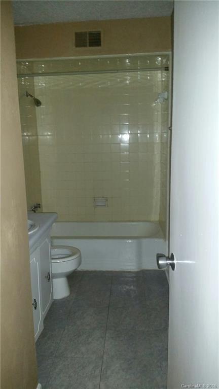 400 Queens Road, Unit C4 Charlotte, NC 28207 - Photo 9 of 9 Gallery Image 9