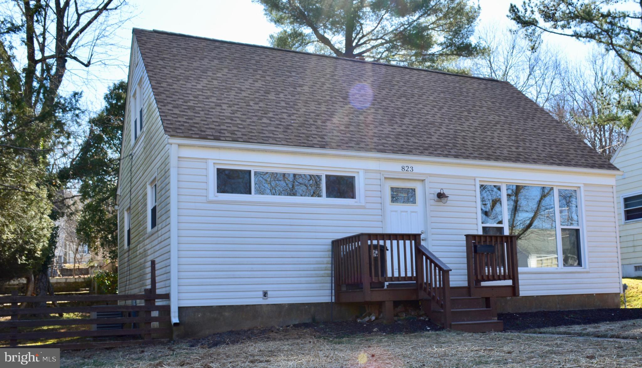 823 Cliffedge Road Baltimore, MD 21208 - Photo 2 of 32