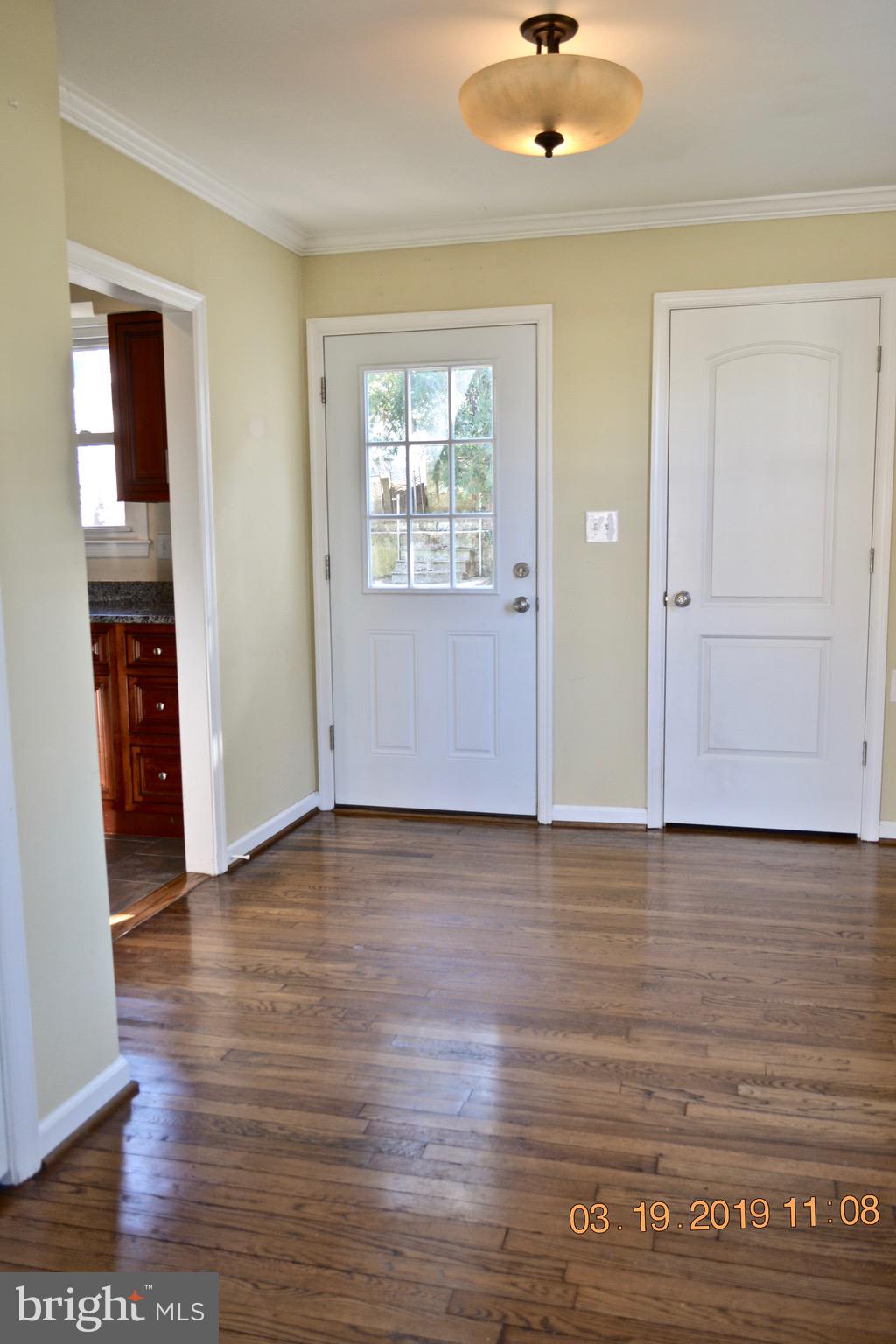 823 Cliffedge Road Baltimore, MD 21208 - Photo 6 of 32 Dining room with rear access to grilling deck