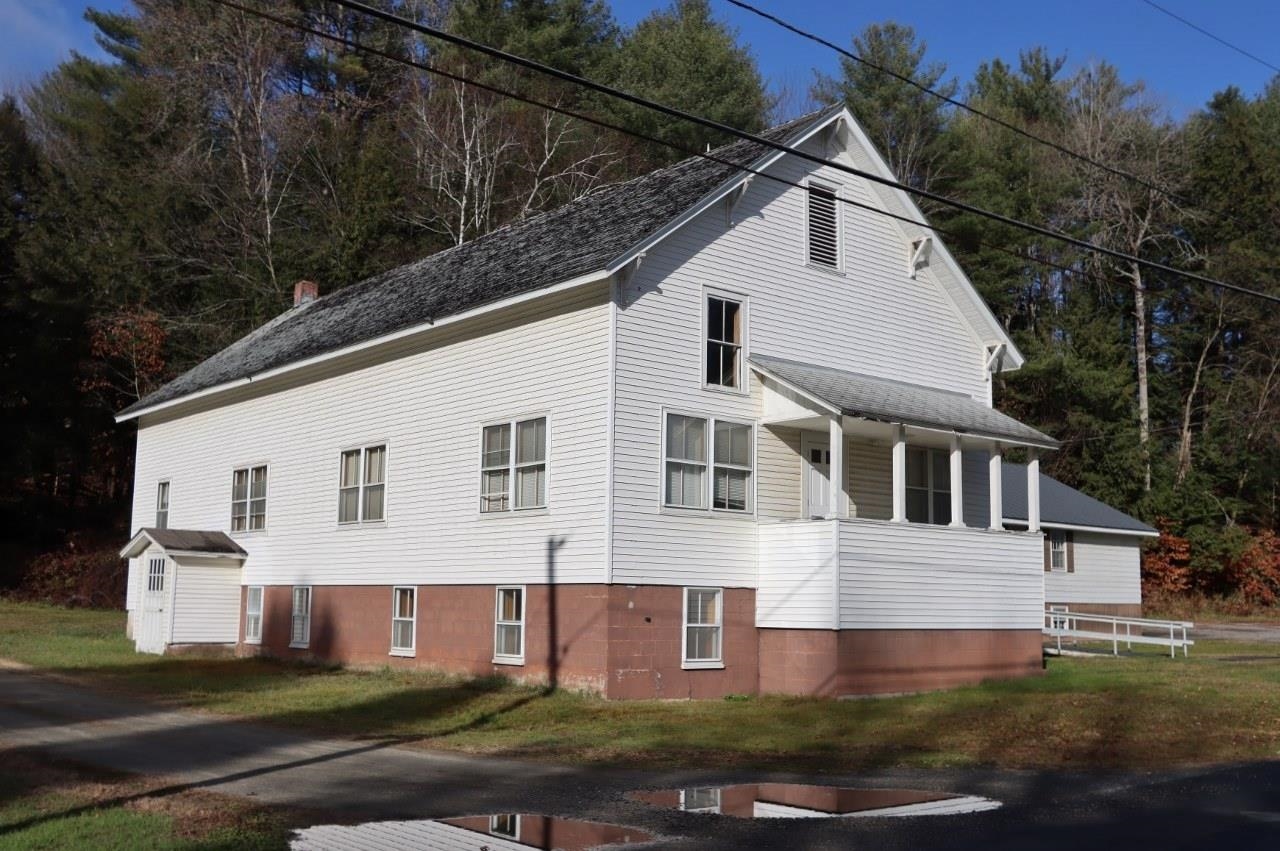 11 Church Street Springfield, VT 05150 - Photo 3 of 33