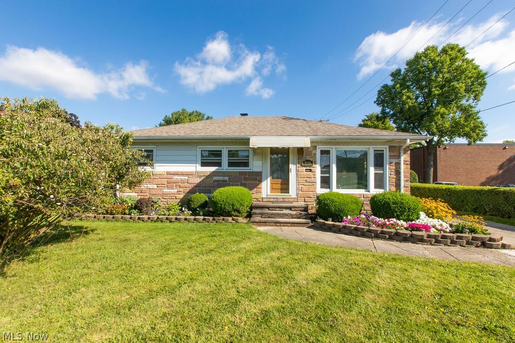 9516 Biddulph Road Cleveland, OH 44144 - Photo 1 of 25 Gallery Image 1