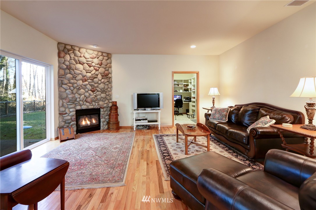20839 Kaster Road Northwest Poulsbo, WA 98370 - Photo 8 of 25 Gallery Image 8