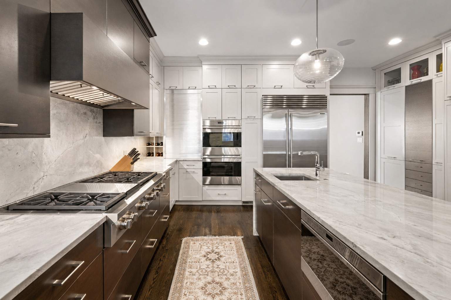 652 West Sheridan Road Chicago, IL 60613 - Photo 15 of 60