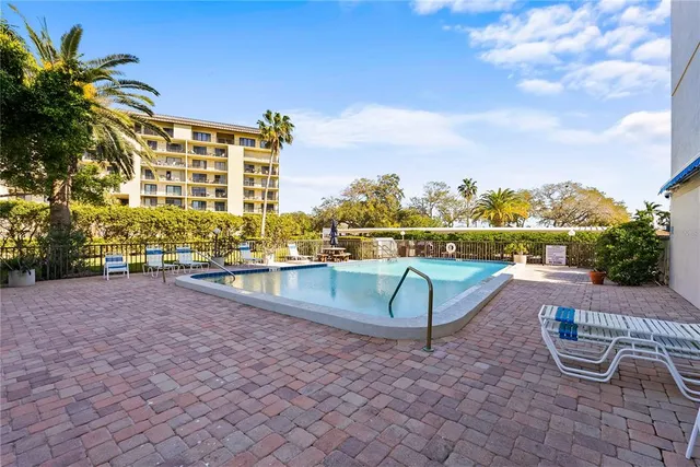 $2,700 | 644 Island Way, Unit 304, Clearwater Beach, FL 33767