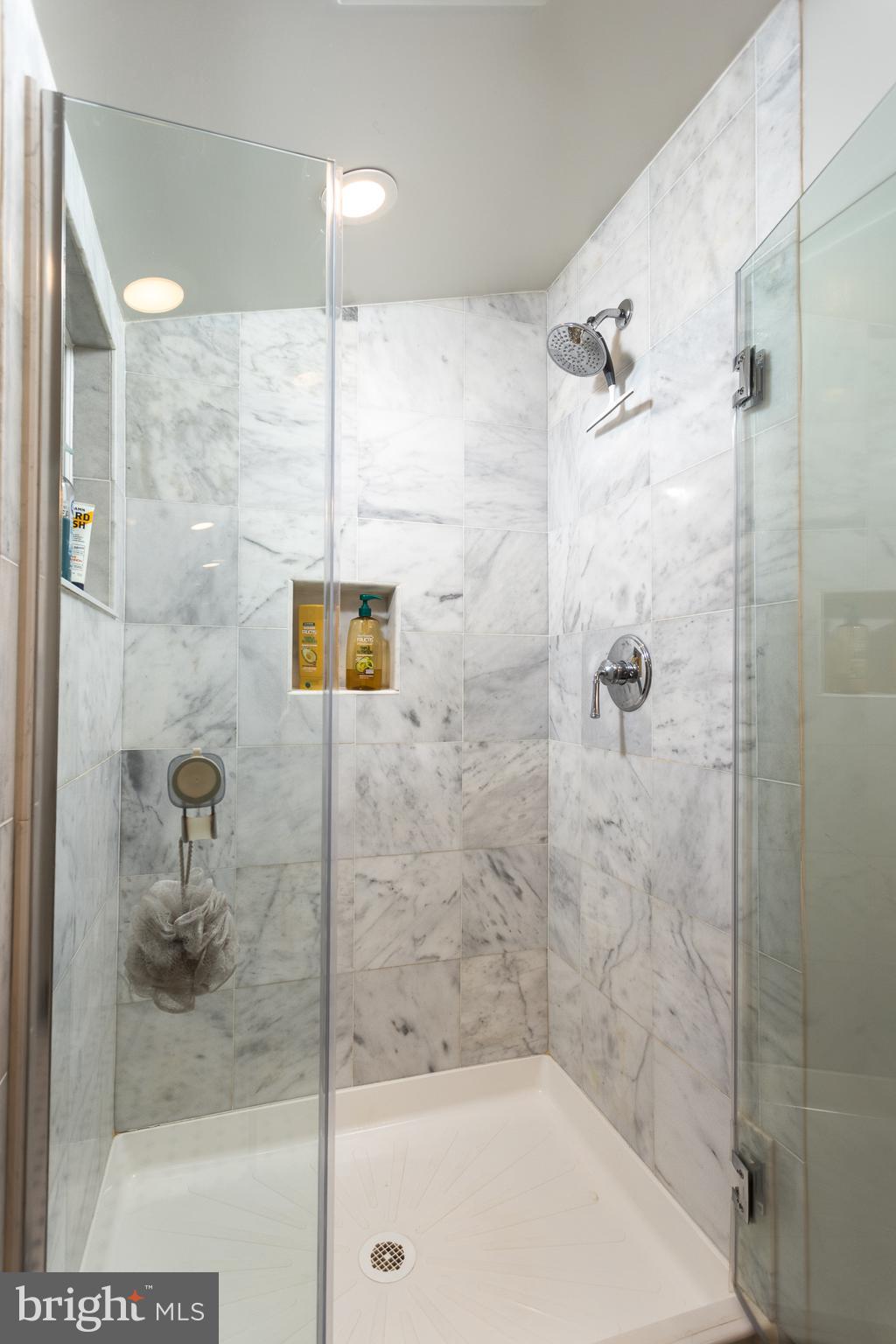 416 Aigburth Road Towson, MD 21286 - Photo 23 of 37 Primary Bath