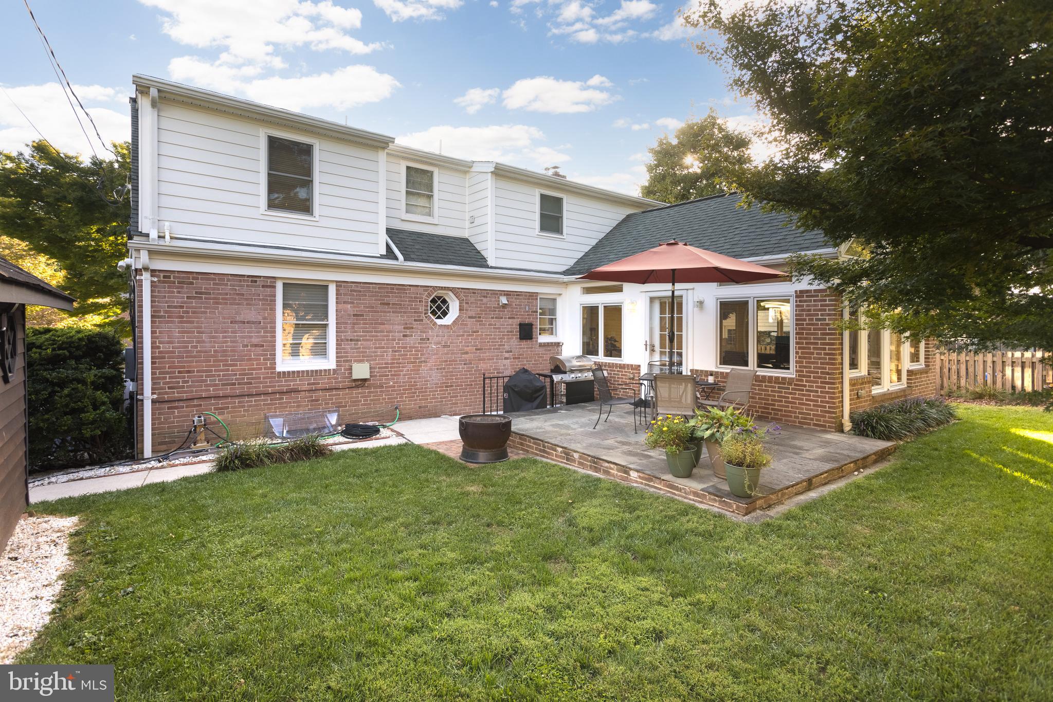 416 Aigburth Road Towson, MD 21286 - Photo 28 of 37 Large backyard with patio