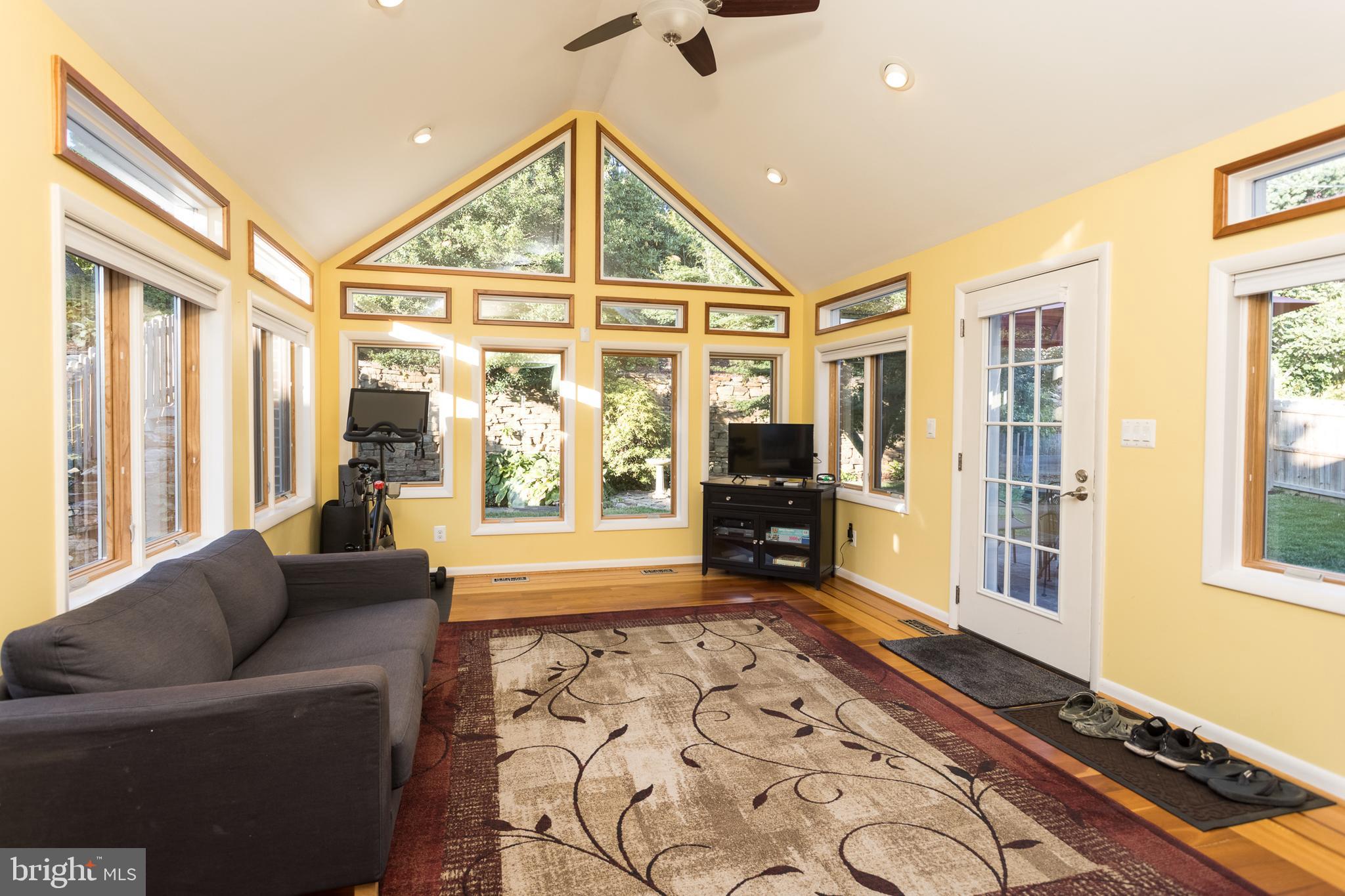 416 Aigburth Road Towson, MD 21286 - Photo 4 of 37 Imagine this room on a snowy day!