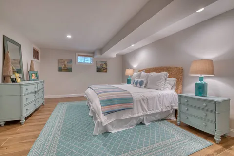 165 Tuckahoe Lane, Southampton, NY 11968