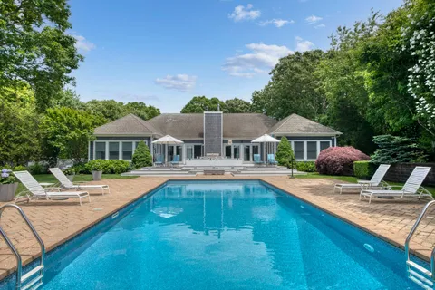 165 Tuckahoe Lane, Southampton, NY 11968