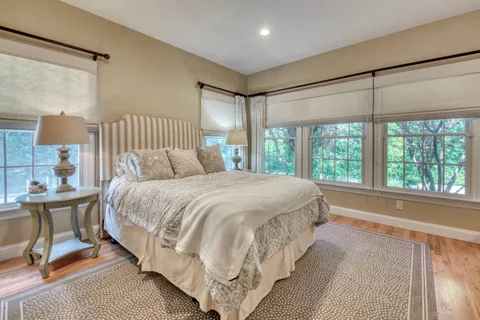 165 Tuckahoe Lane, Southampton, NY 11968