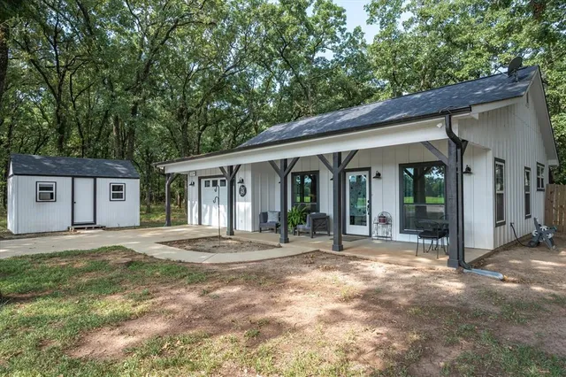 $2,100,000 | 12260 County Road 4017, Kemp, TX 75143