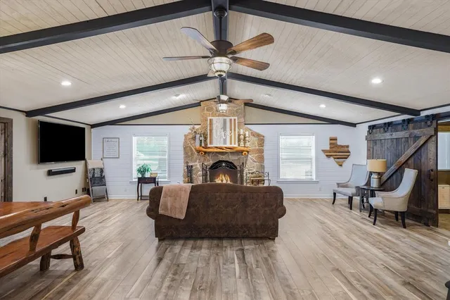 $2,100,000 | 12260 County Road 4017, Kemp, TX 75143