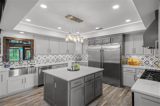 $2,100,000 | 12260 County Road 4017, Kemp, TX 75143