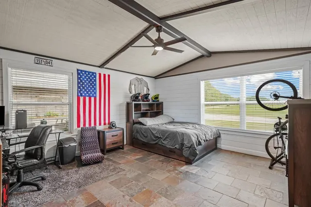 $2,100,000 | 12260 County Road 4017, Kemp, TX 75143