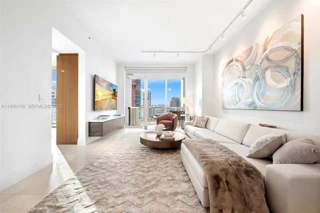 $5,395,000 | 50 South Pointe Drive, Unit 2005, Miami Beach, FL 33139